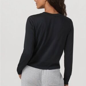 Vuori Women's Charcoal Long Sleeve Top